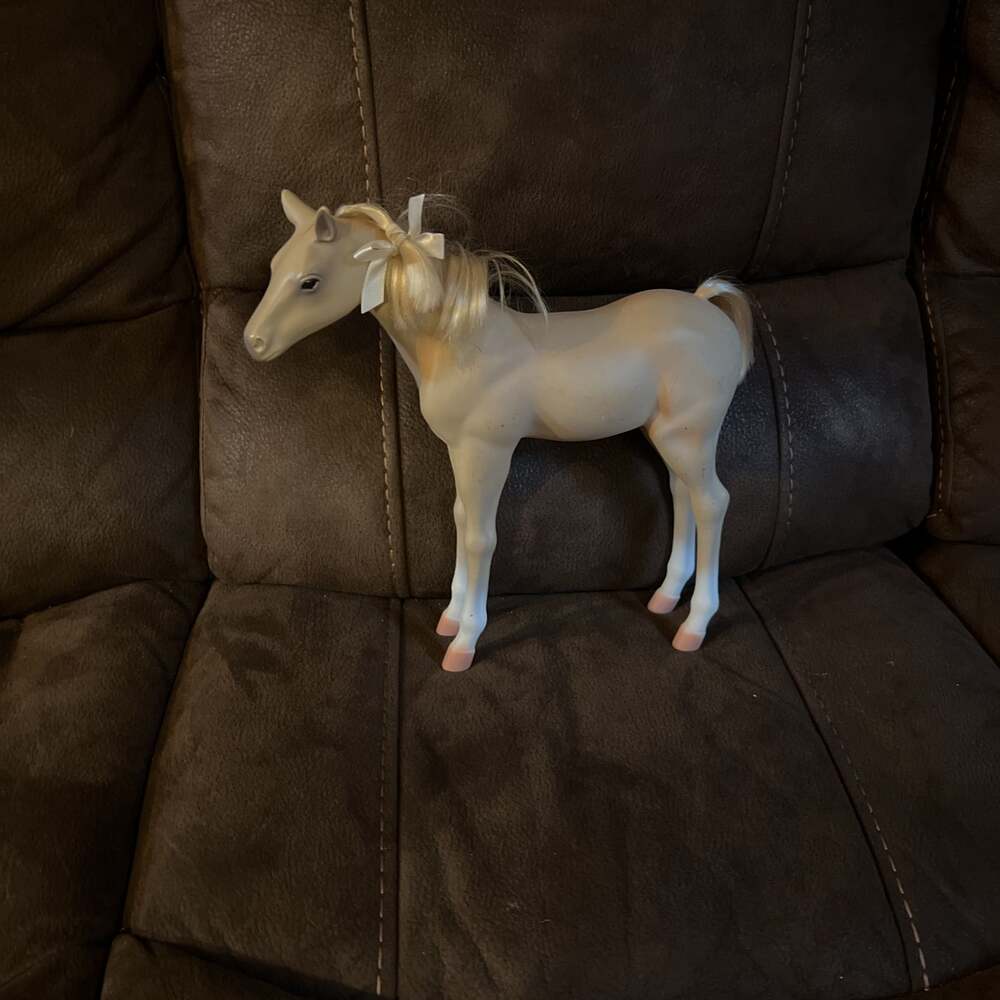 Breyer Alabaster Proud Arabian Foal Traditional Matte